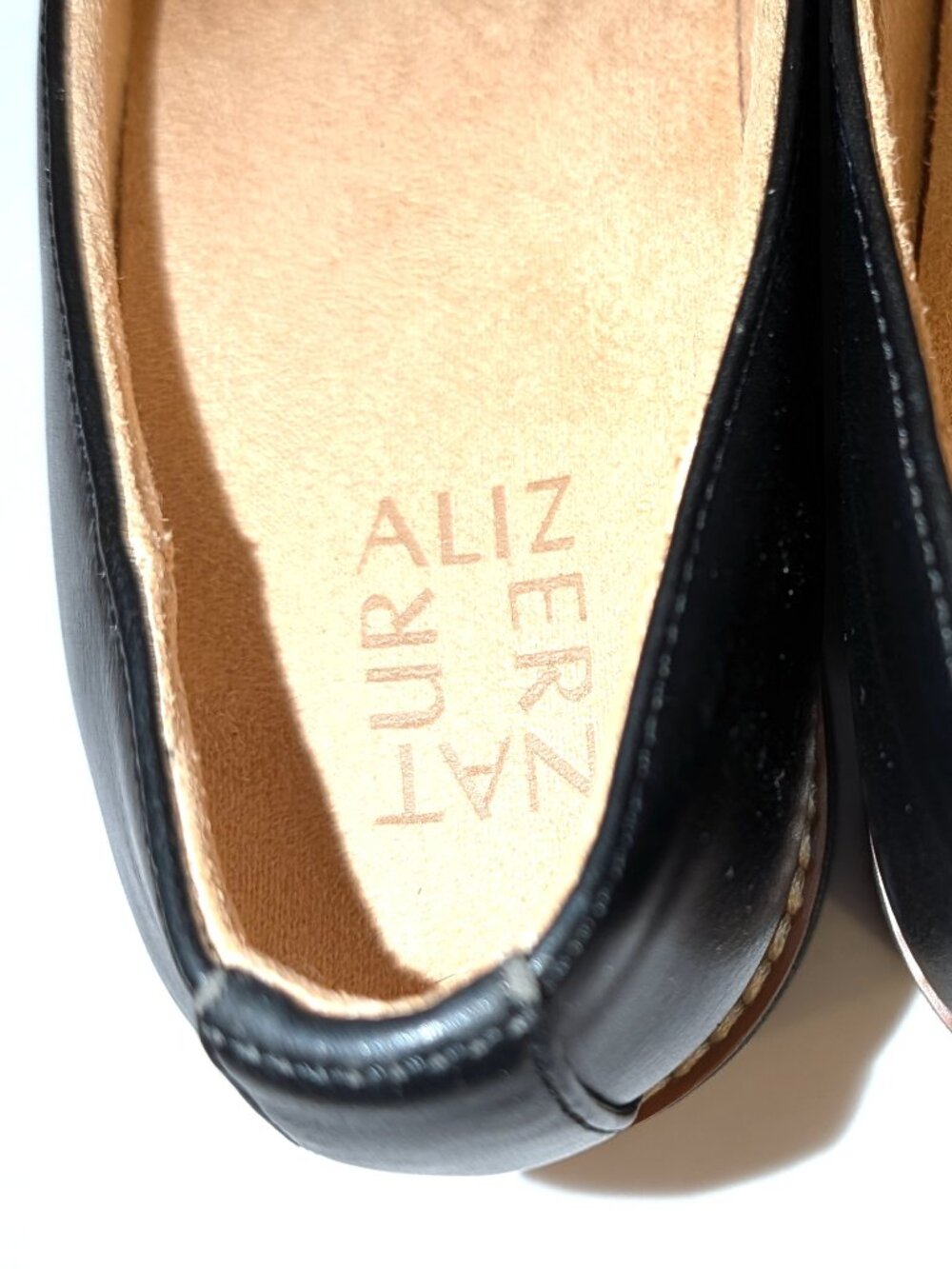 Naturalizers | Cabaret Loafers in Black | Size 7.5 - Picture 6 of 11